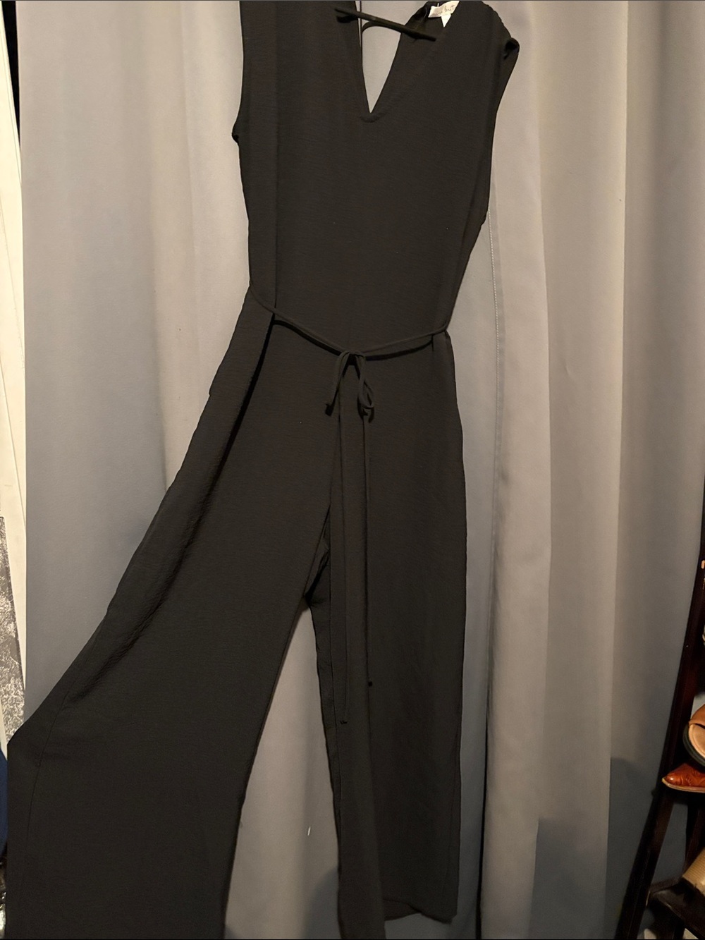 nine britton Black V-Neck Wide-Leg Sleeveless Jumpsuit with Tie Waist